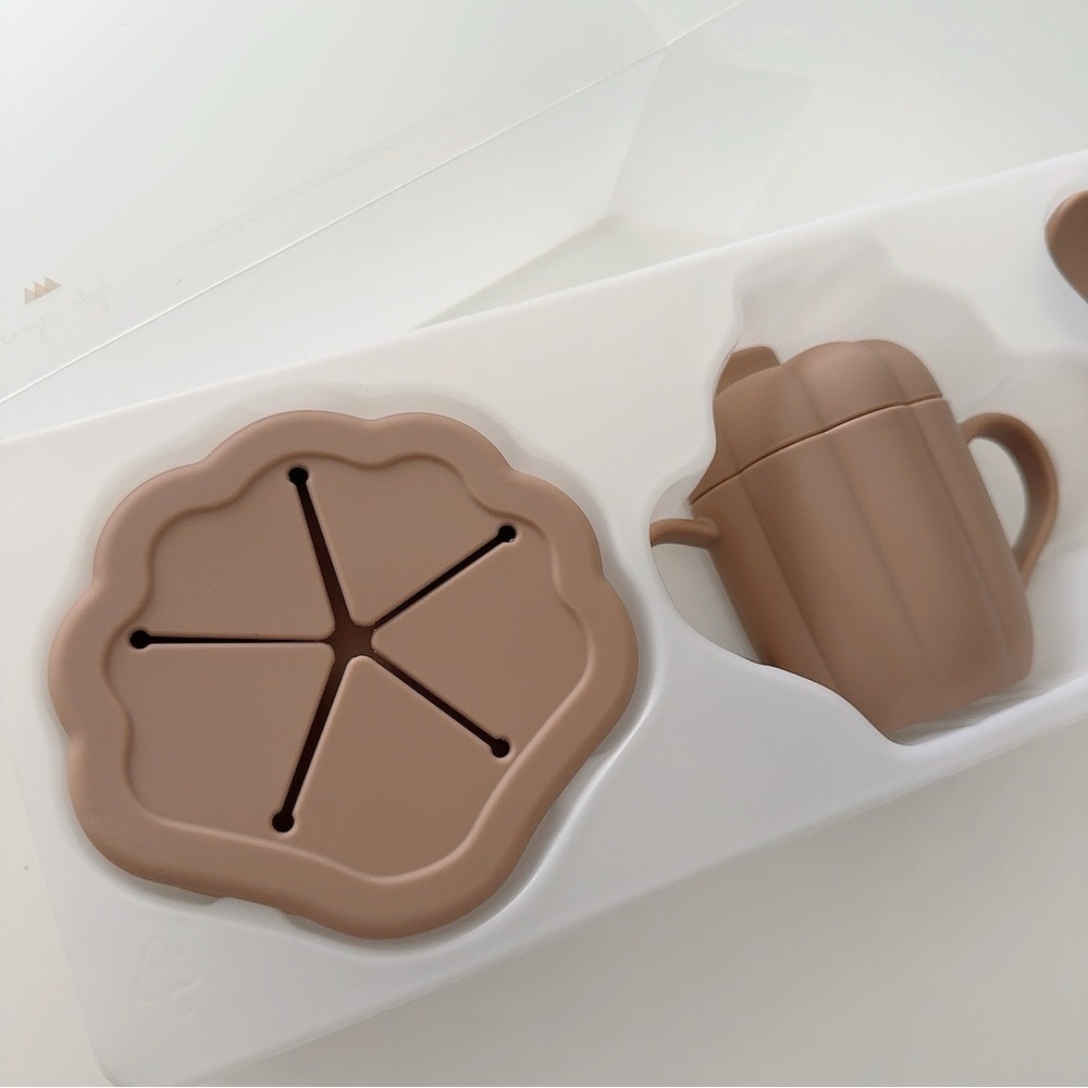 NEW Konges slojd silicone clam kitchen set - Blush - Picture 2 of 5